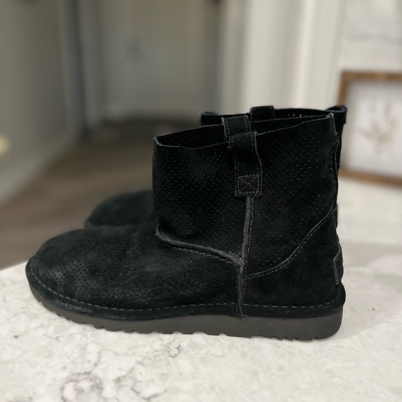 Ugg Suede Short Booties - Picture 5 of 5